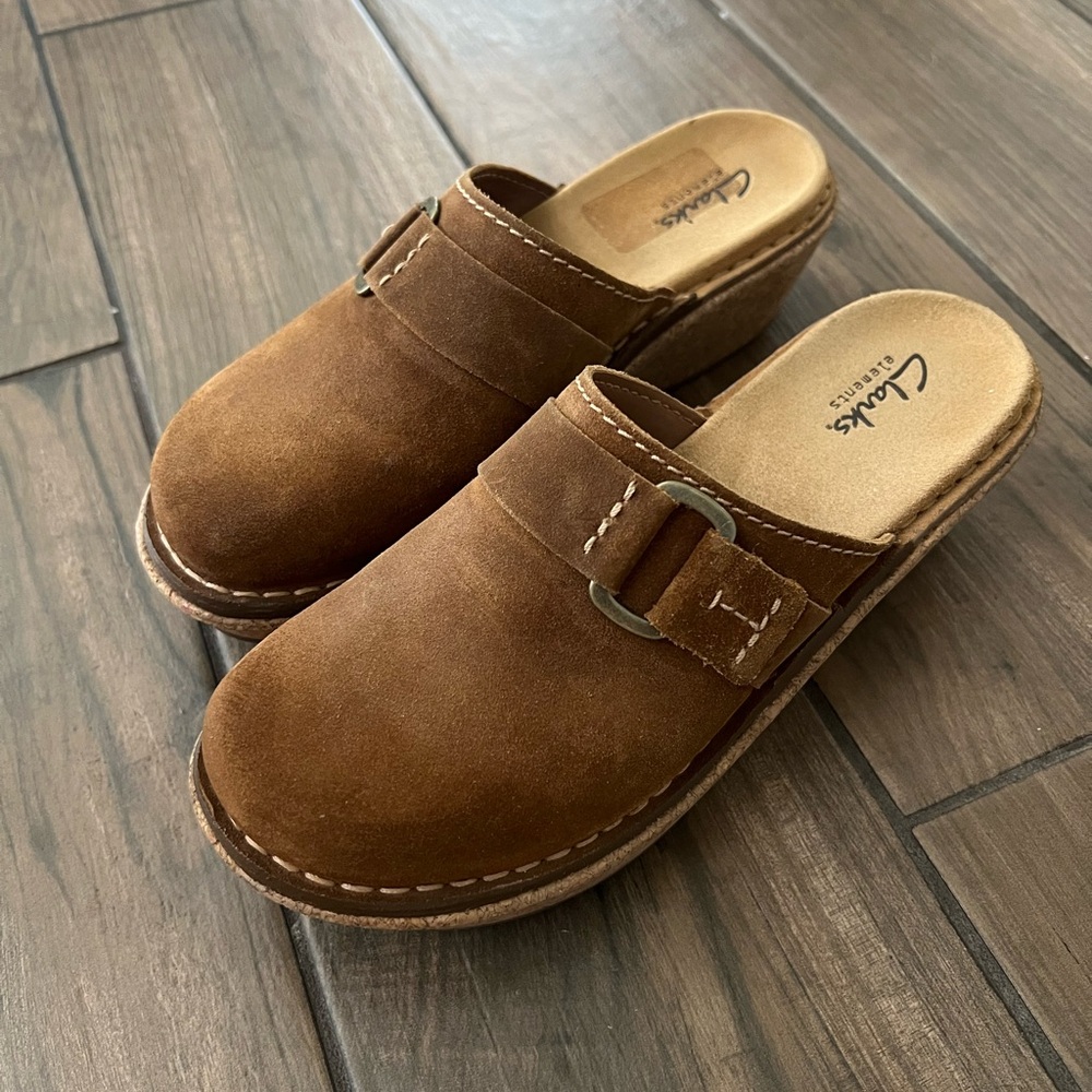 Clarks Women’s Brown Suede Clog Mules
